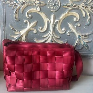 Harvey seatbelt tote bag red